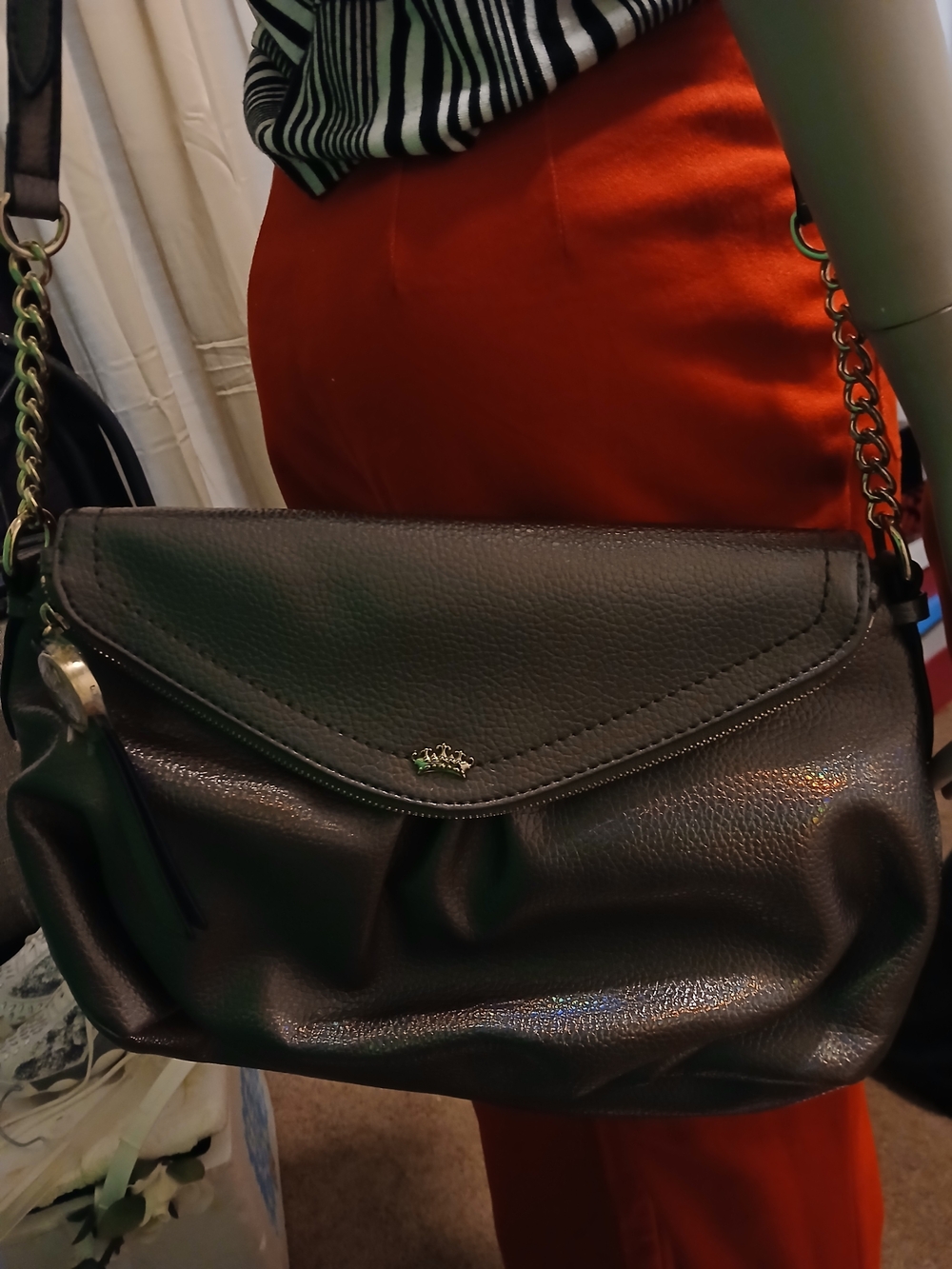 Women’s Black Leather Crossbody Bag - Classic Everyday Style